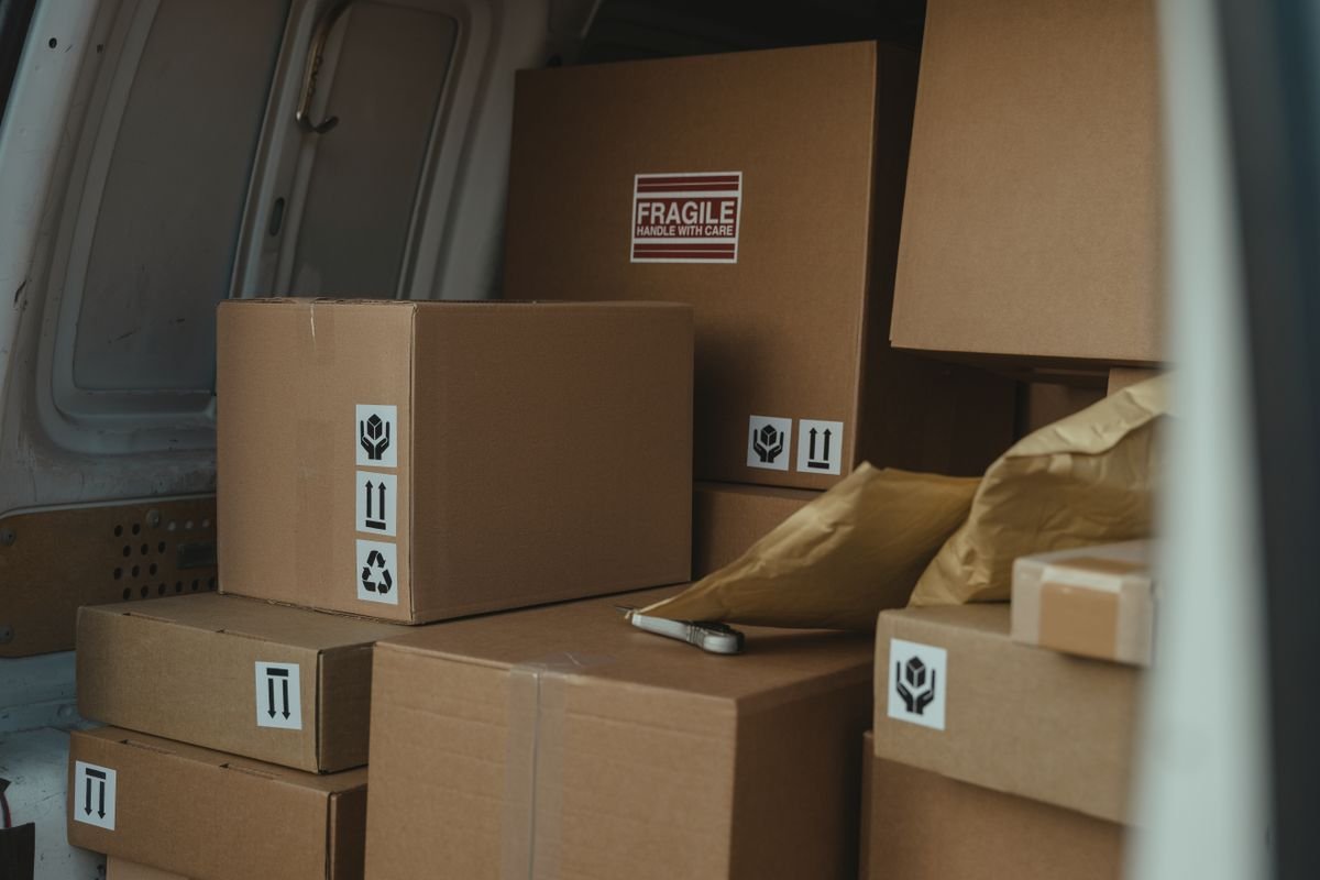 Colis prêts à l'expédition pour une boutique vendant sur Amazon